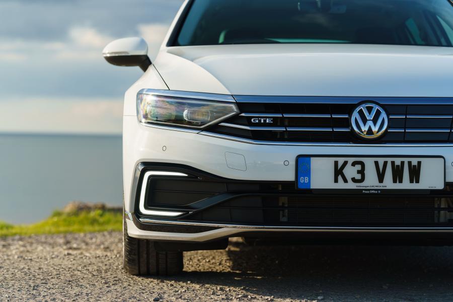 Детали экстерьера Volkswagen Passat GTE Estate (B8) 2019 года  (UK) (фото 3 из 40)